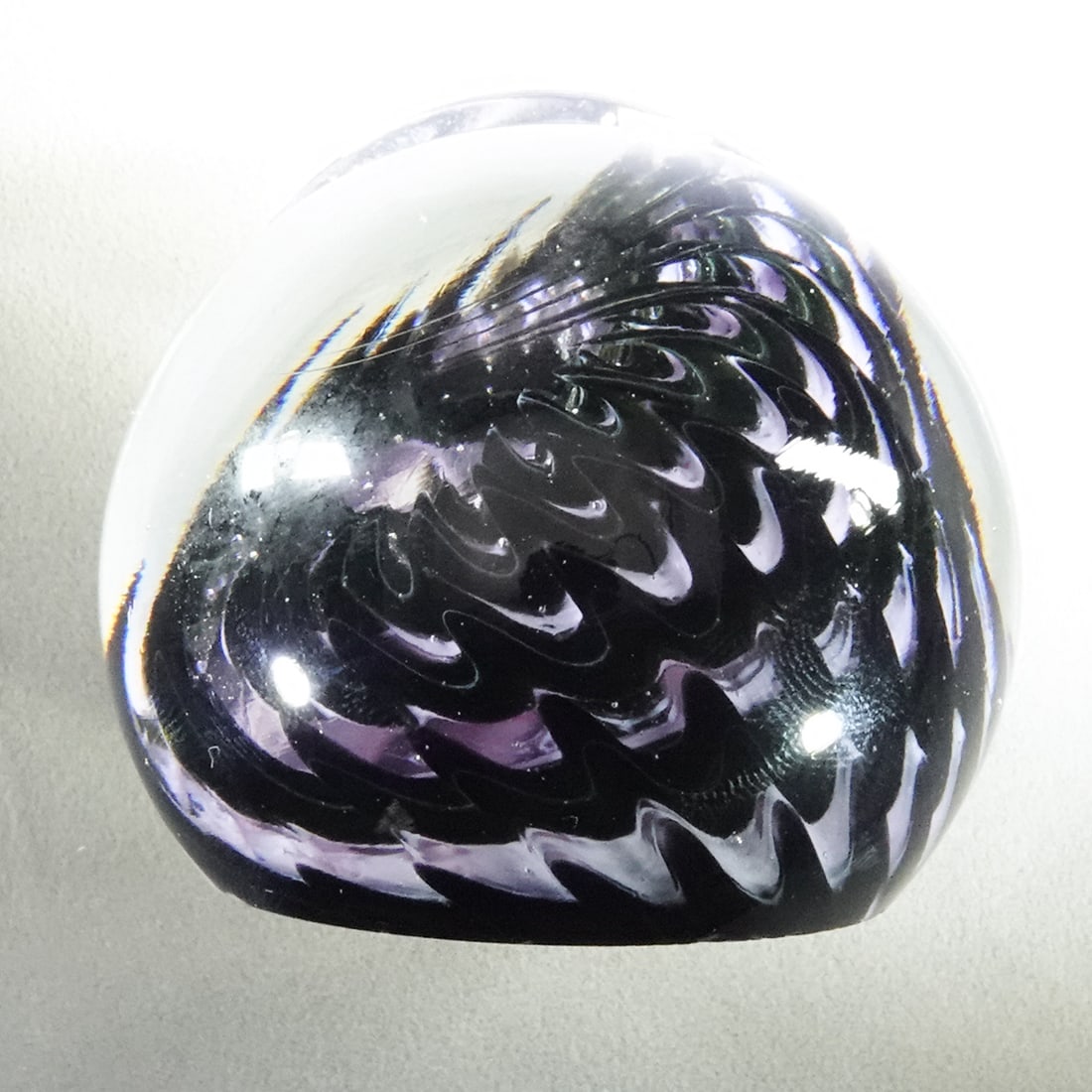 PAPERWEIGHT, Davis Glass Studio. - 2