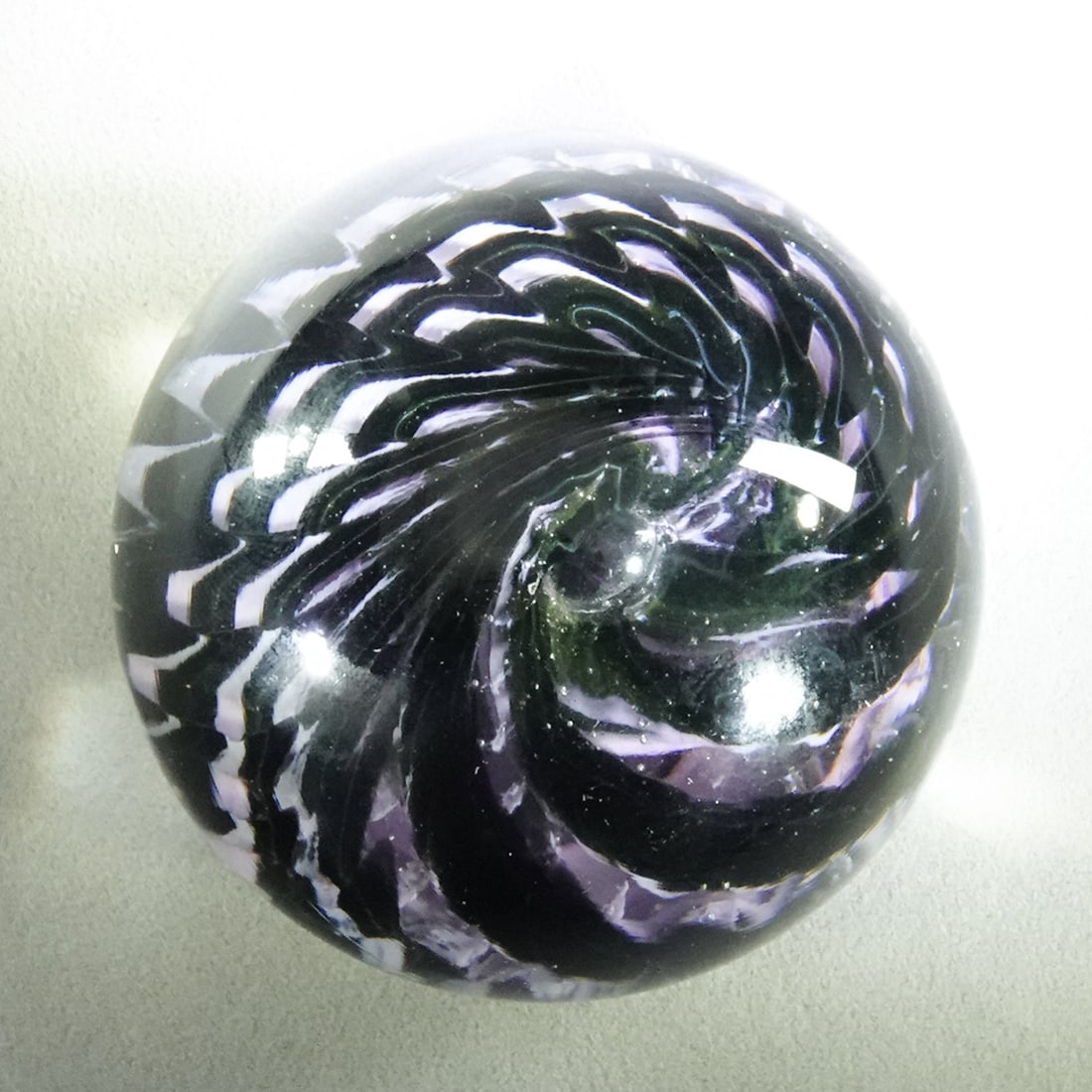 PAPERWEIGHT, Davis Glass Studio. - 3