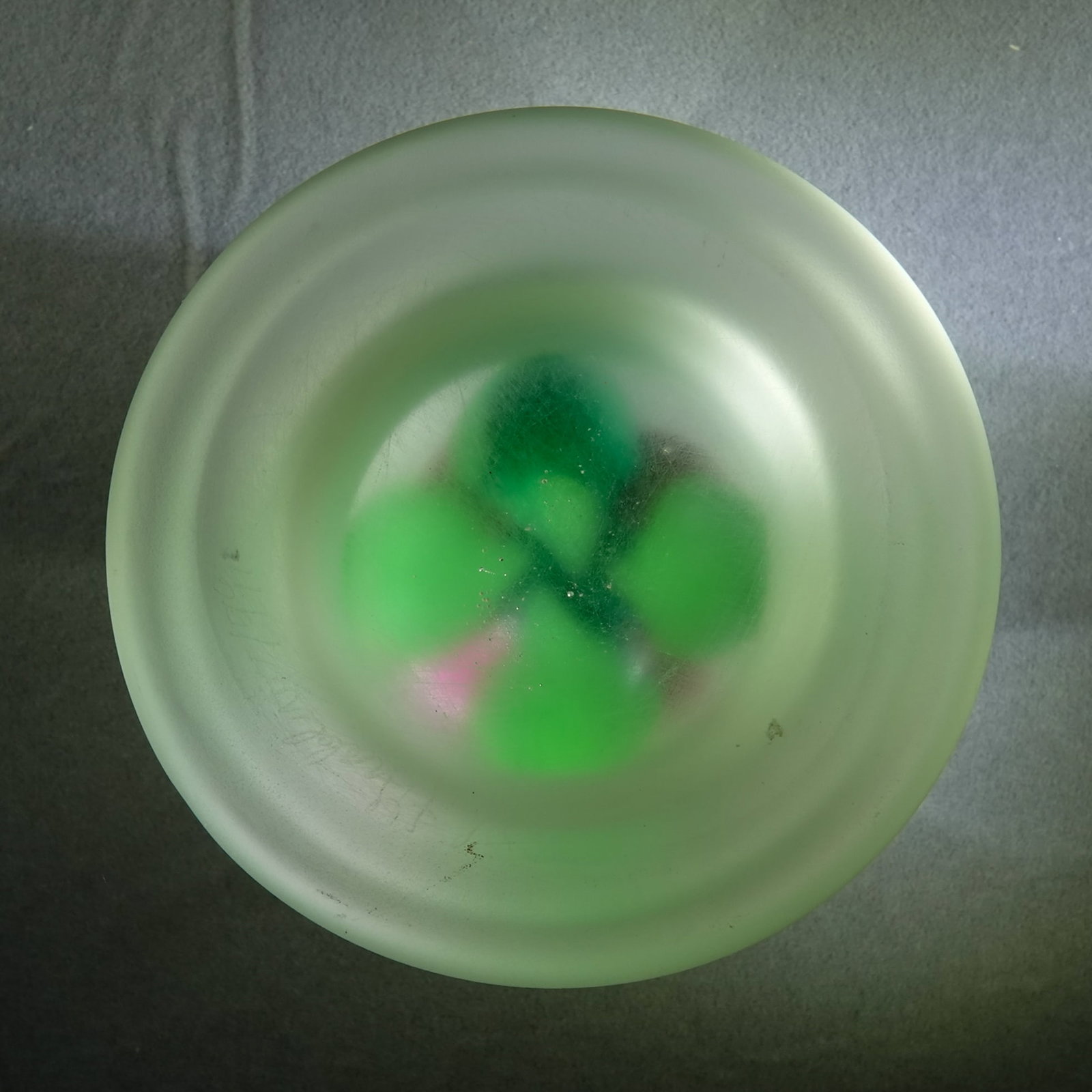 PAPERWEIGHT, Robert Grablow. - 4