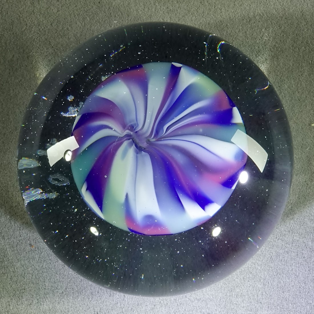PAPERWEIGHT, Davis Glass Studio. - 3