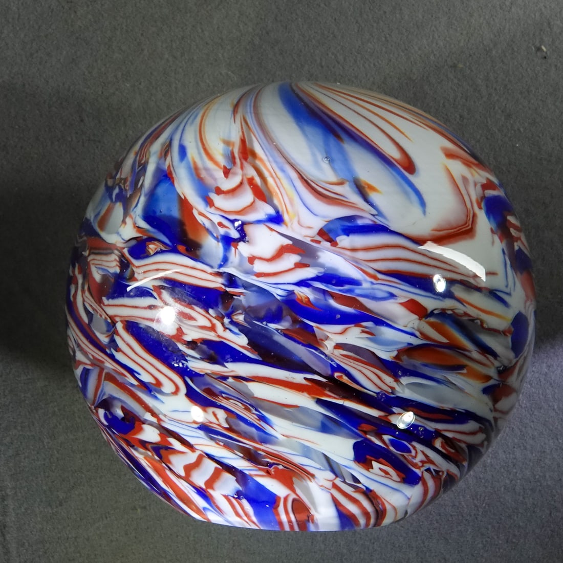 PAPERWEIGHT, Davis Glass Studio. - 2