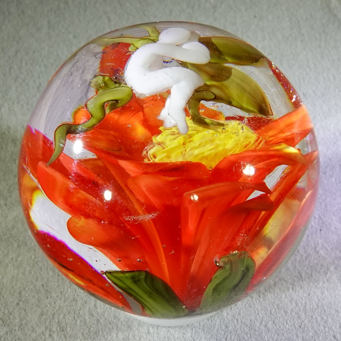 CONTEMPORARY HANDMADE, Paul Stankard and Patty Clune. Floral Ball. 1-1/2". Mint (9.9). (1 of 7)