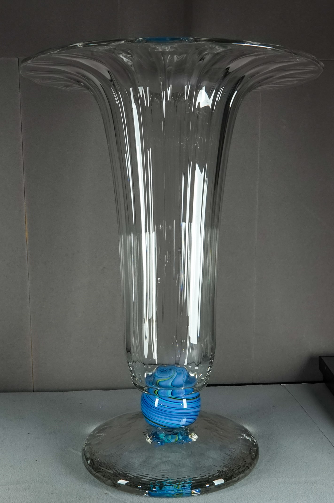 ART GLASS, Fritz Lauenstein. Vase. (1 of 7)