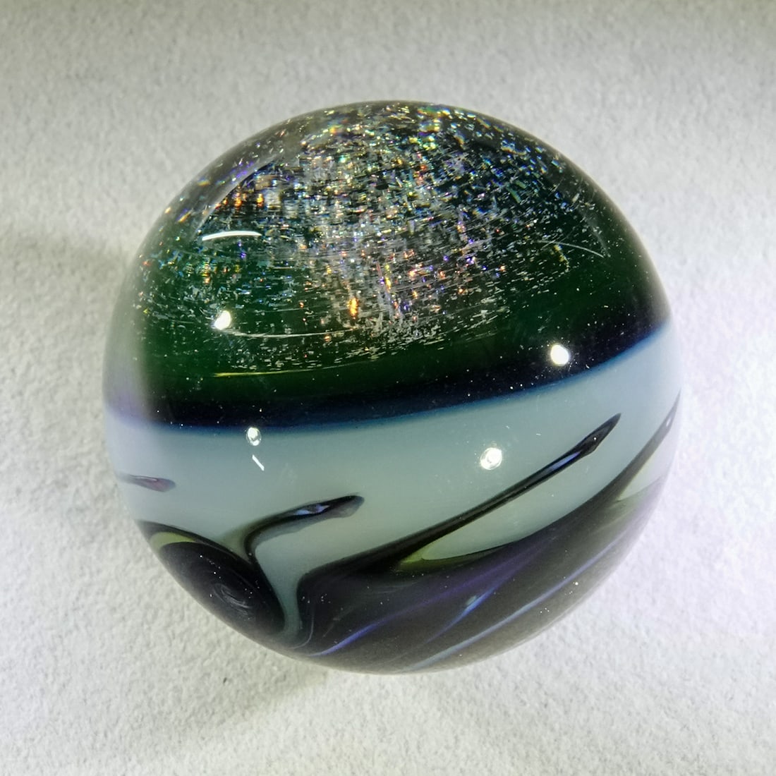 CONTEMPORARY HANDMADE, Unsigned. 1-3/8". Mint (9.9). - 3