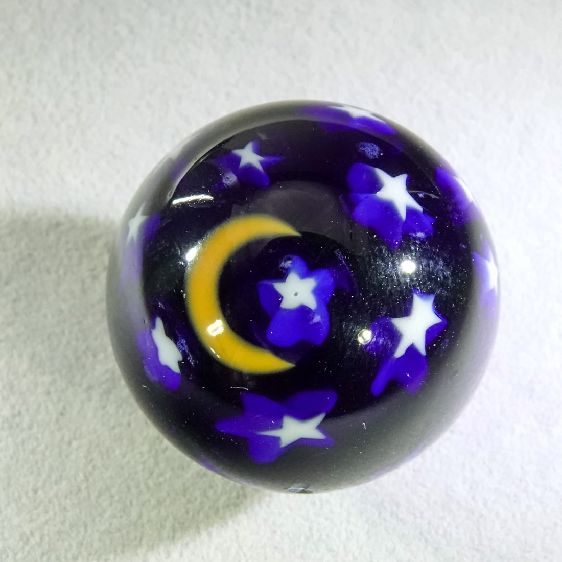 CONTEMPORARY HANDMADE, David Salazar. 29/32". Mint (9.9).: CONTEMPORARY HANDMADE, David Salazar. Miniature Moon and Stars marble. Signed "DPS 6-95". 29/32". Mint (9.9).