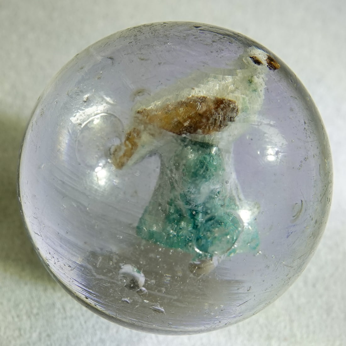SULPHIDE. Bird on stump. Handpainted. 1-3/16". Mint(-) (8.0). (1 of 10)