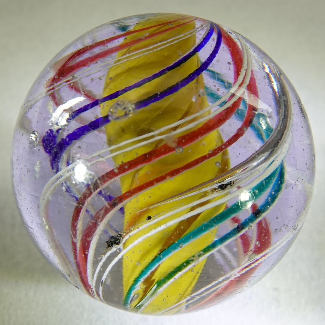 SWIRL, Solid Core. 1-15/16". Mint(-) (9.0). - 4