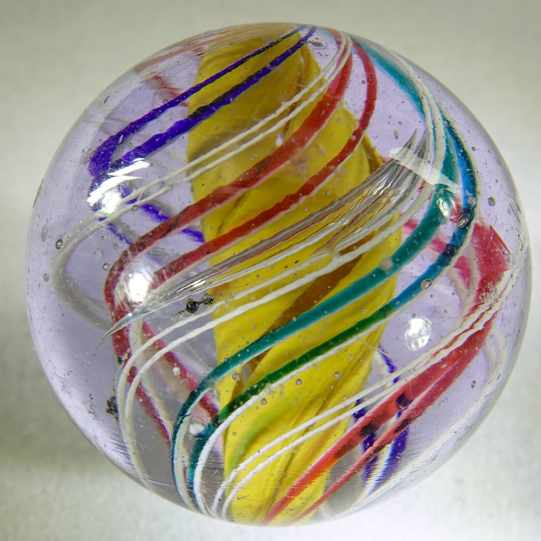 SWIRL, Solid Core. 1-15/16". Mint(-) (9.0). - 5