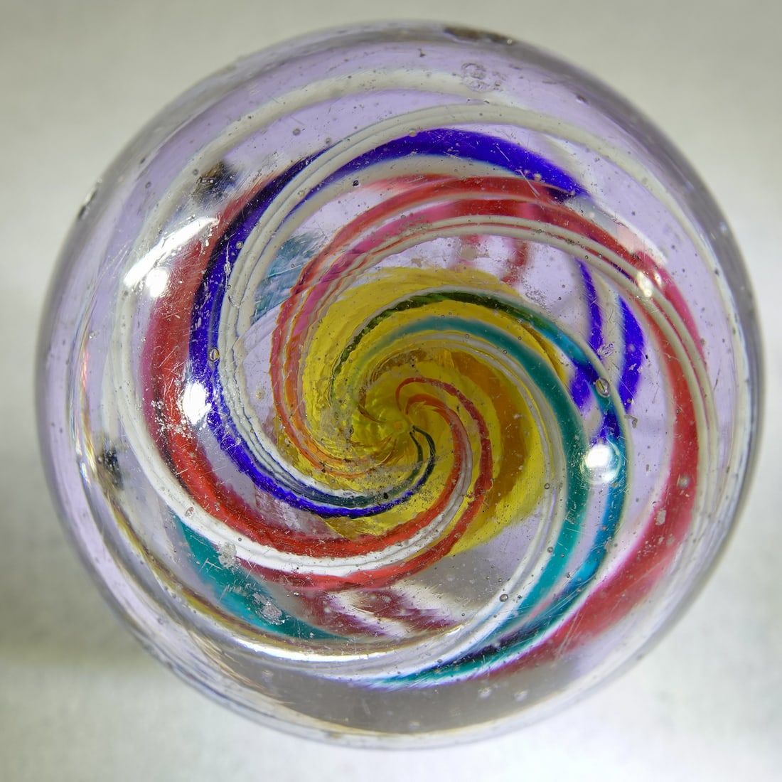 SWIRL, Solid Core. 1-15/16". Mint(-) (9.0). - 7