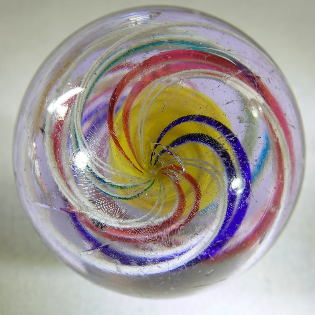 SWIRL, Solid Core. 1-15/16". Mint(-) (9.0). - 8