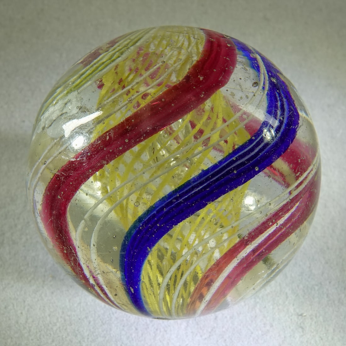 SWIRL, Latticinio Core. 1-3/4". Near Mint(+) (8.9). (1 of 6)