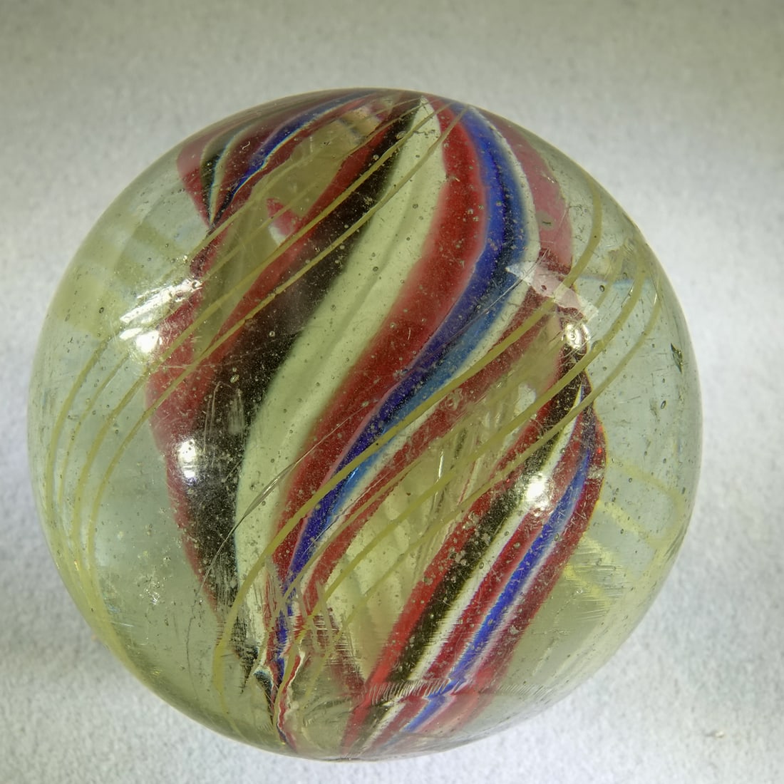 SWIRL, Divided Core. 1-5/8". Near Mint(+) (8.8). (1 of 6)
