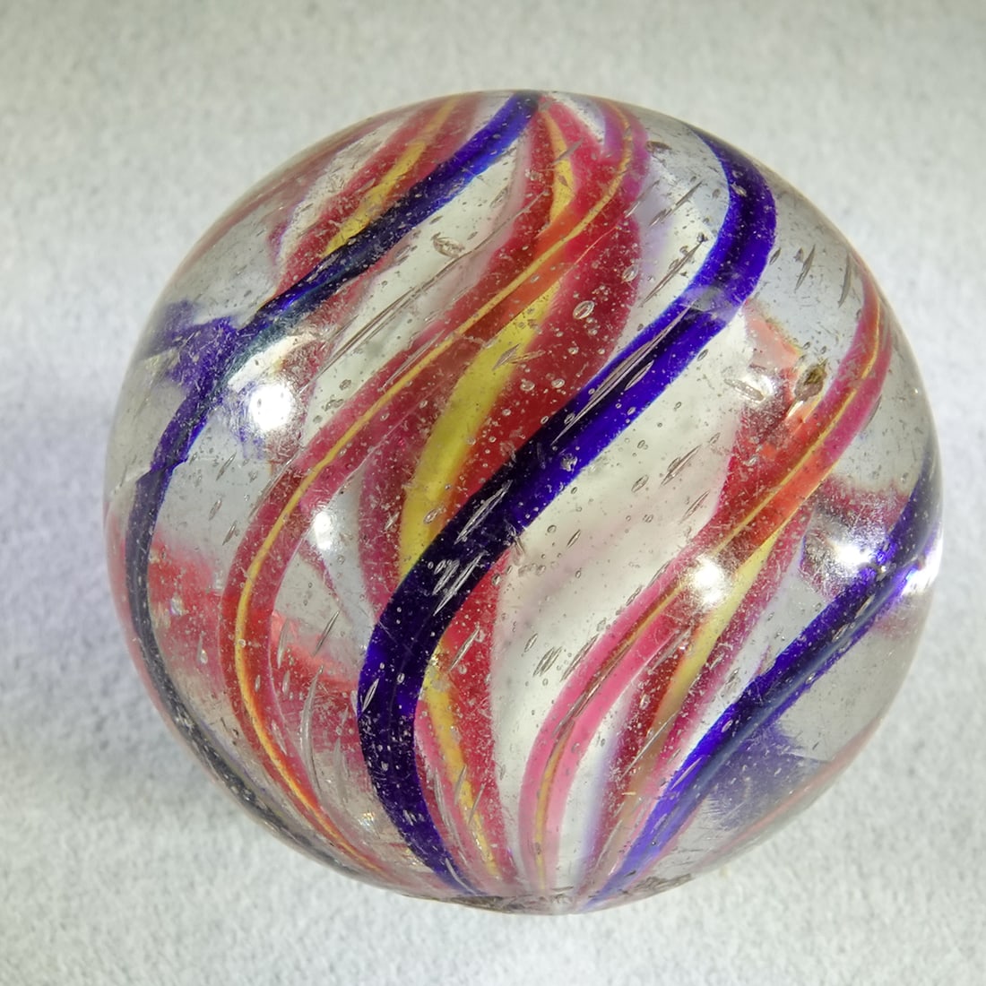 SWIRL, Solid Core. 1-3/16". Mint(-) (9.2). - 4