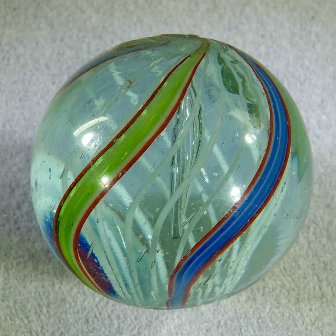 SWIRL, Latticinio Core. 1". Mint (9.9).: SWIRL, Latticinio Core. White Latticinio core. Germany, circa 1860-1920. 1". Mint (9.9).