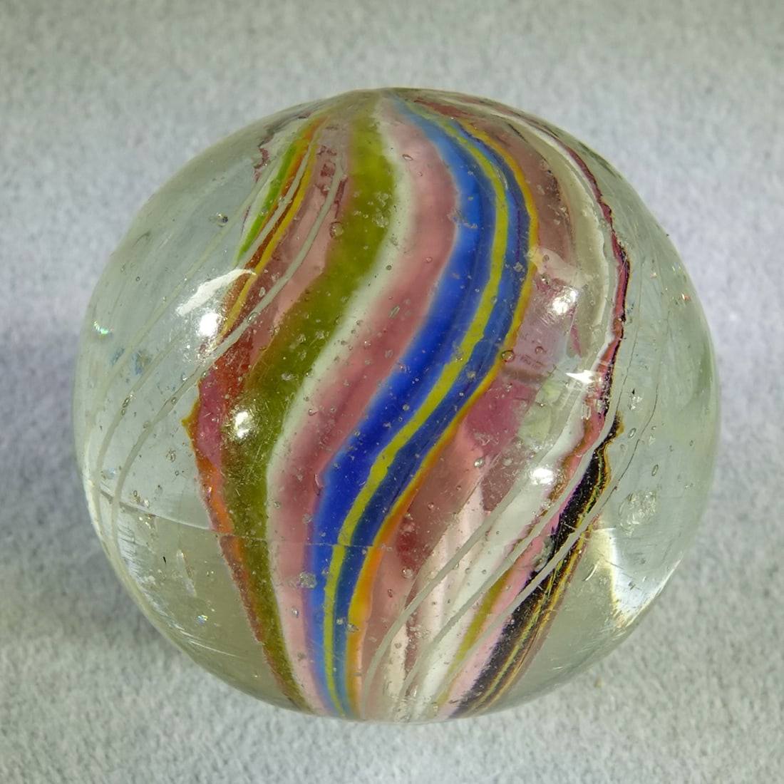 SWIRL, Divided Core. 1-1/16". Near Mint(+) (8.8). (1 of 6)