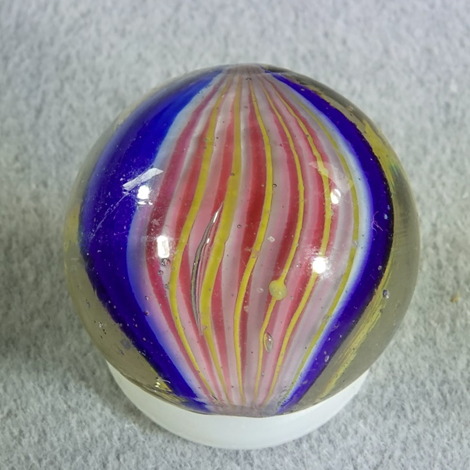SWIRL, Ribbon Core. 19/32". Mint (9.9).: SWIRL, Ribbon Core. Single Ribbon Core Swirl. Beauty. Faceted pontil. Germany, circa 1860-1920. 19/32". Mint (9.9).