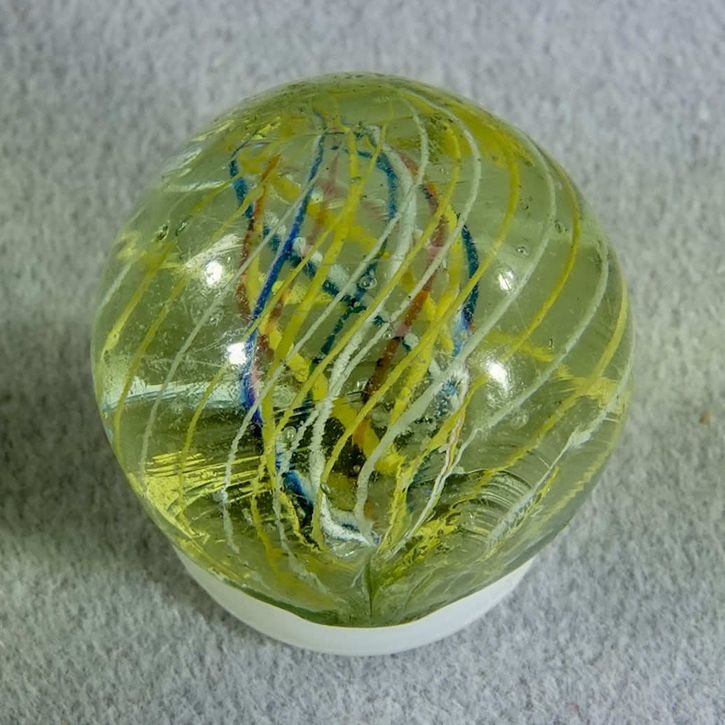 SWIRL, Divided Core. 5/8". Mint (9.9). - 4