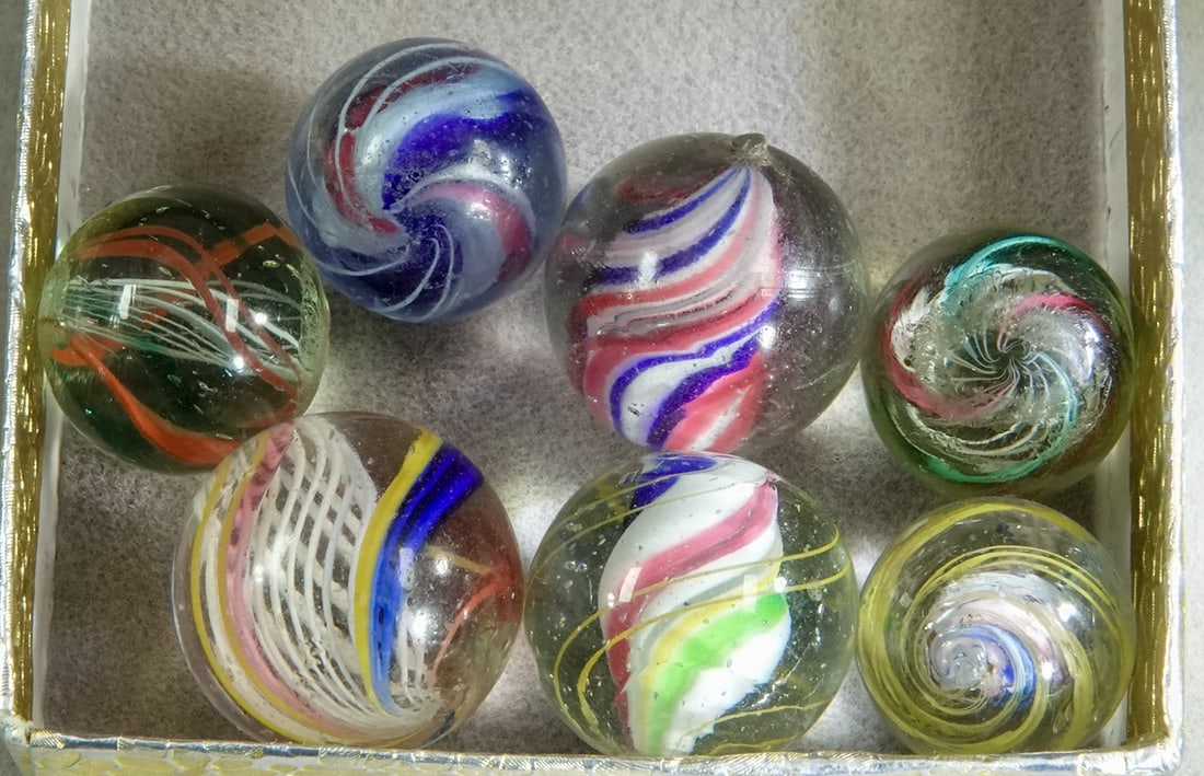 SWIRL, Assorted Core. 6 marbles. - 2