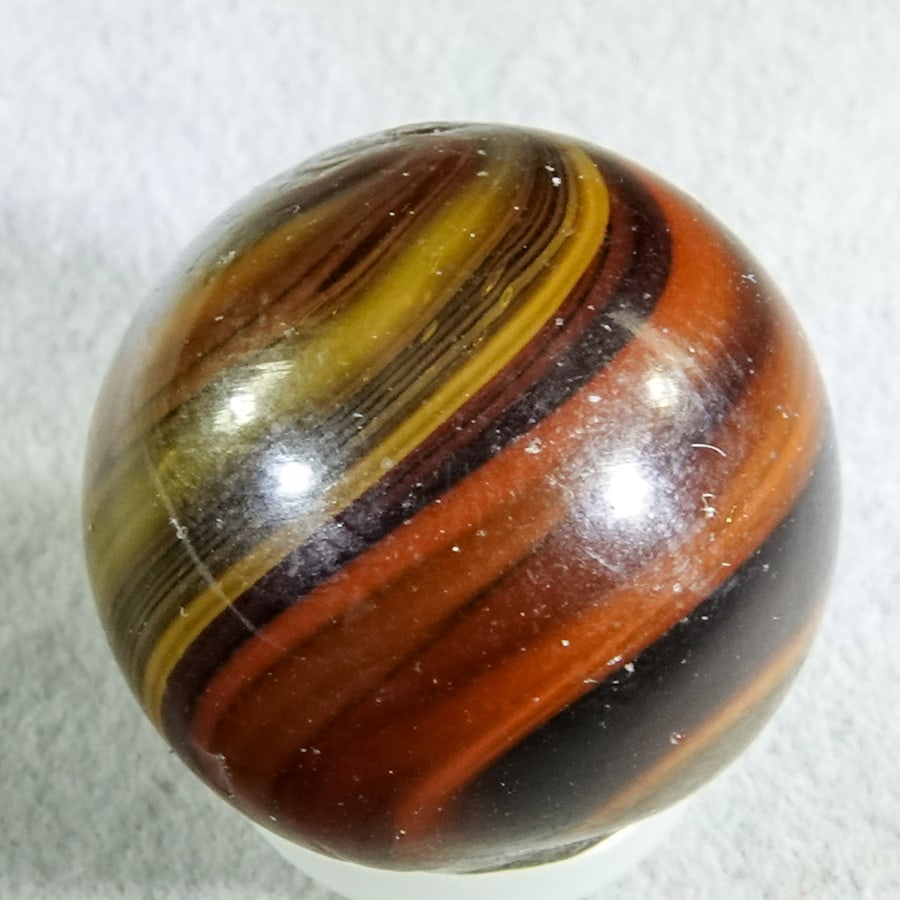 SWIRL, Caramel. 11/16". Mint(-) (9.0). (1 of 6)