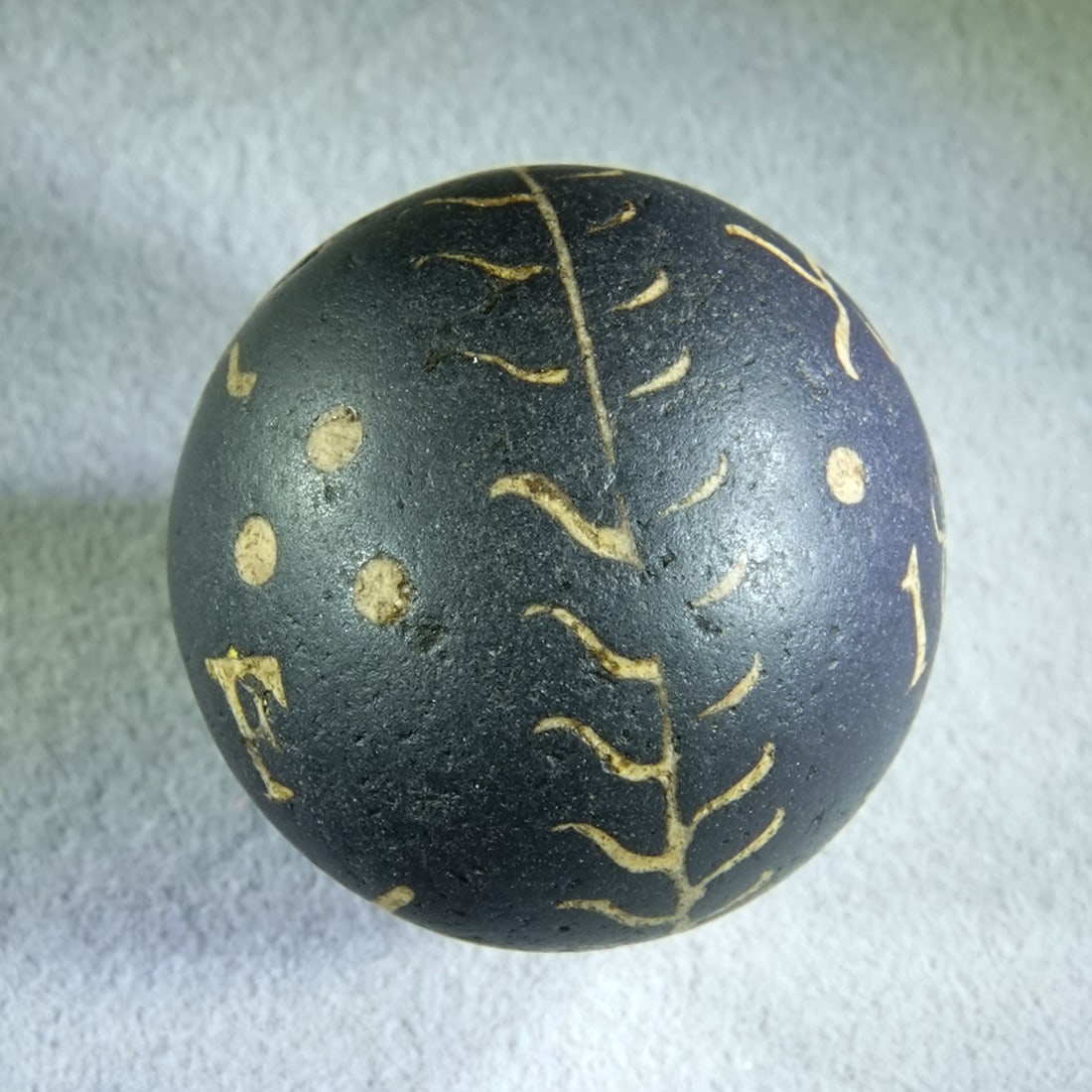 NON-GLASS HANDMADE, Earthenware. Sgraffito. 25/32". Mint (9.9). - 6