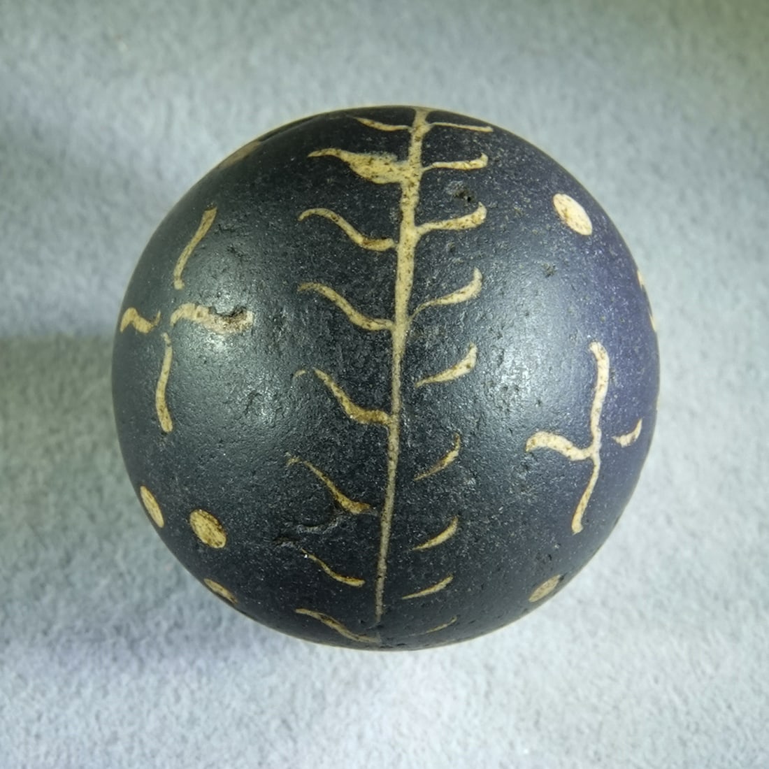 NON-GLASS HANDMADE, Earthenware. Sgraffito. 25/32". Mint (9.9). - 8