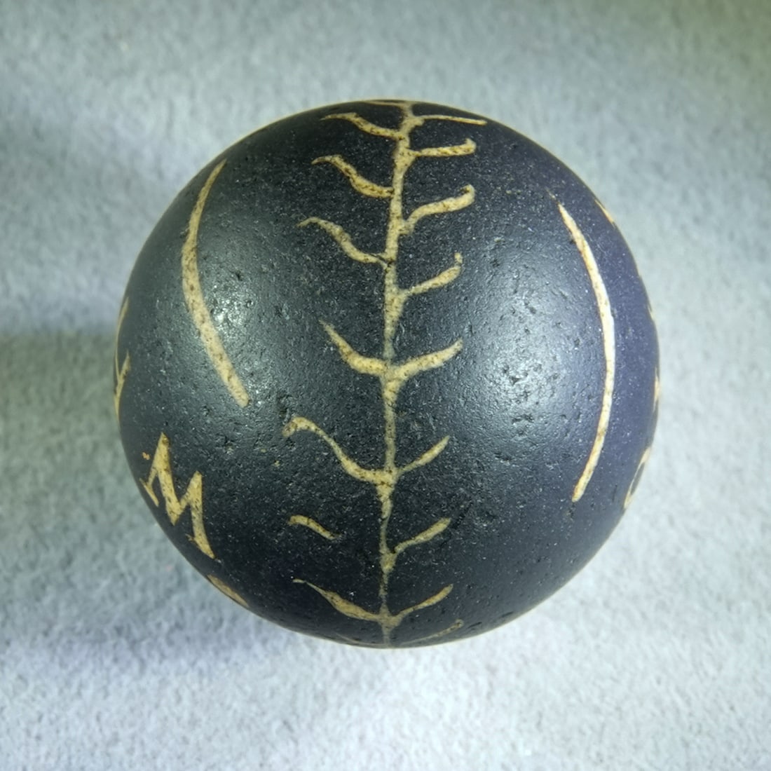 NON-GLASS HANDMADE, Earthenware. Sgraffito. 25/32". Mint (9.9). - 9