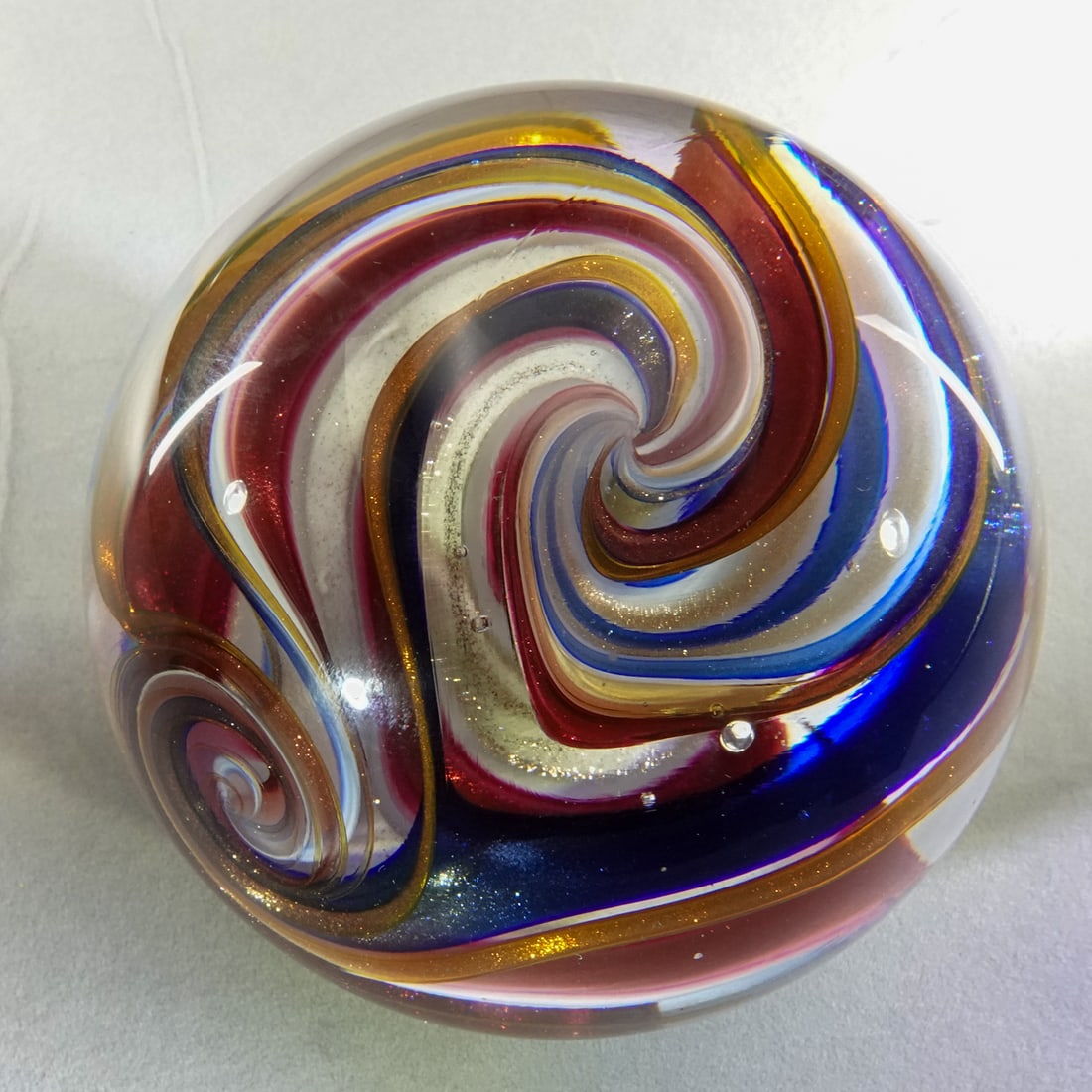 CONTEMPORARY HANDMADE, Rolf Wald. 3-7/16". Mint (9.9).: CONTEMPORARY HANDMADE, Rolf Wald. Huge Wald sphere. Whorl pattern. Signed "Wald 23". 3-7/16". Mint (9.9).