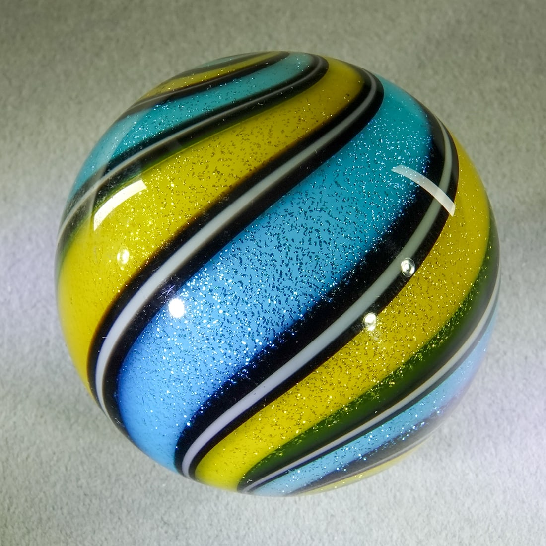CONTEMPORARY HANDMADE, Hot House Glass. 1-11/16". Mint (9.9). (1 of 6)