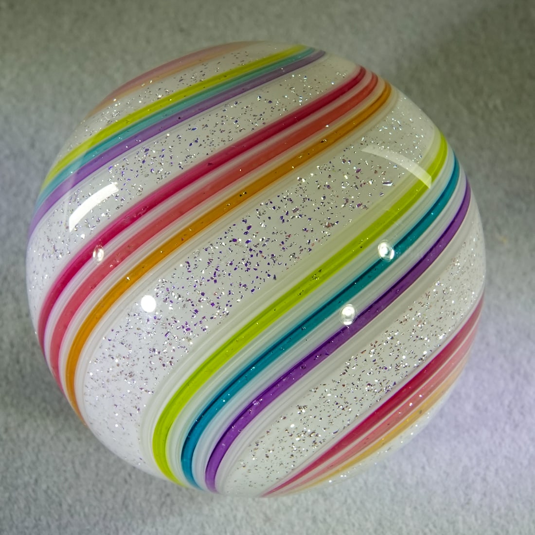 CONTEMPORARY HANDMADE, Hot House Glass. 1-9/16". Mint (9.9). (1 of 6)