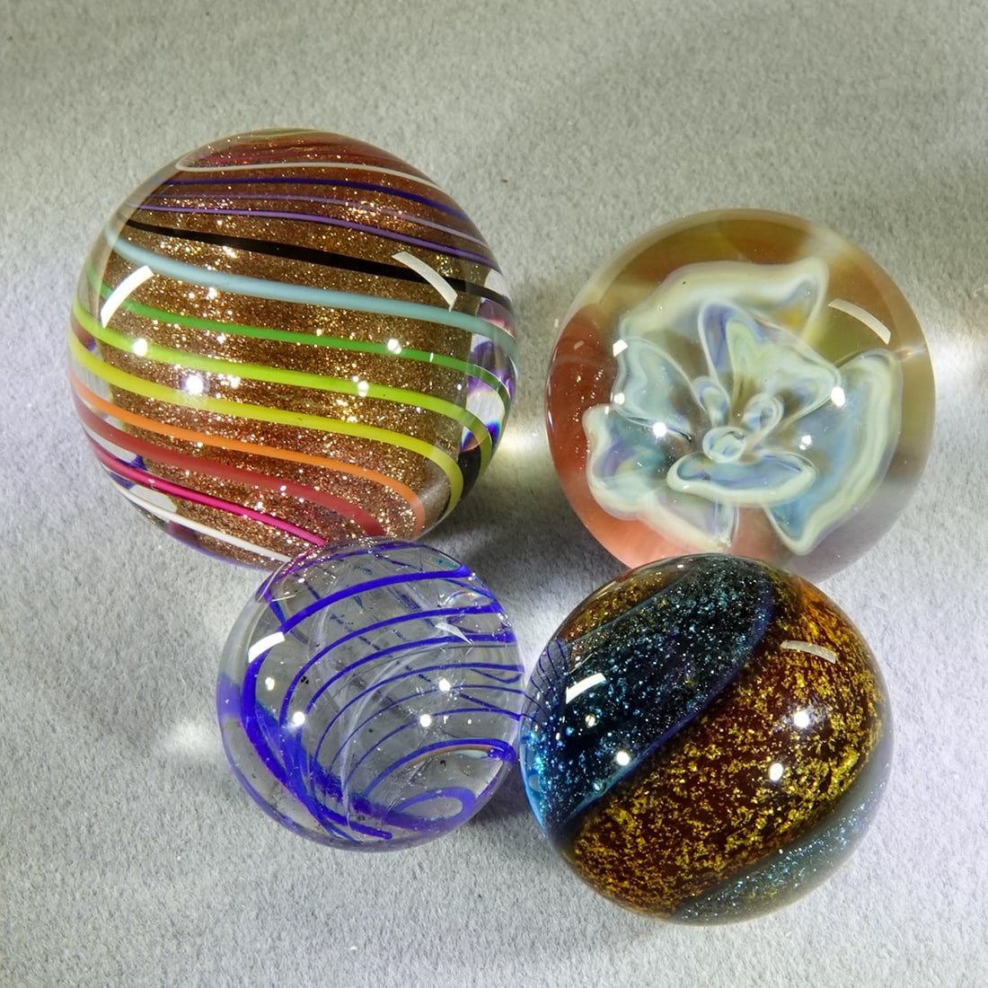 CONTEMPORARY HANDMADE, Assorted. 4 marbles. (1 of 2)