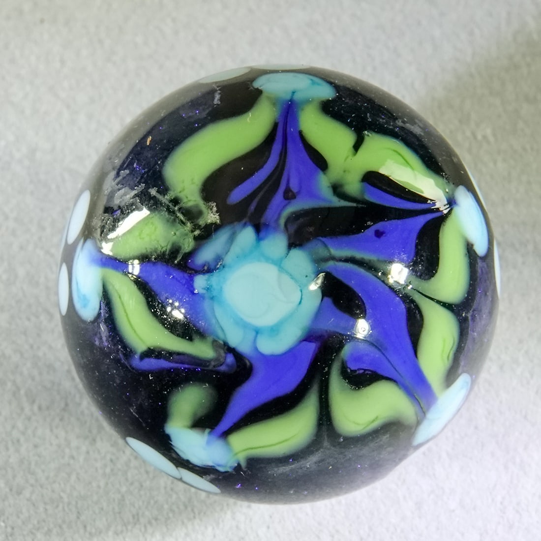 CONTEMPORARY HANDMADE, Karen Federici. 1-5/16". Mint (9.9). (1 of 6)