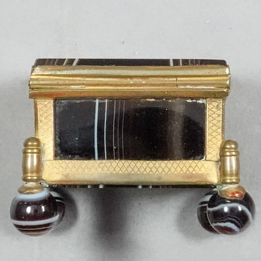 MISCELLANEOUS, Objet d'Vertu. Agate Casket. - 3