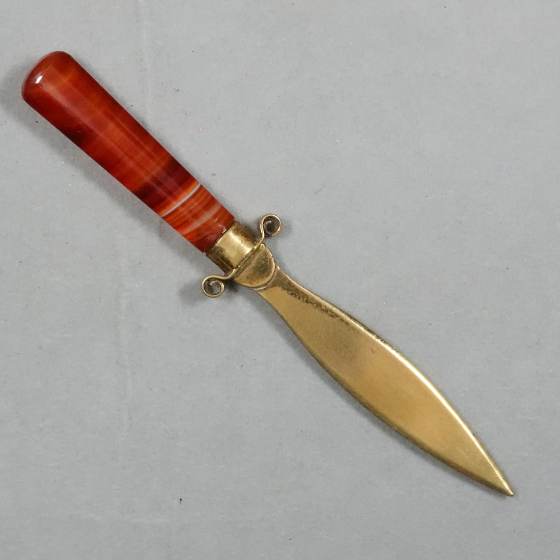 MISCELLANEOUS, Objet d'Vertu. Agate Letter Opener. - 2