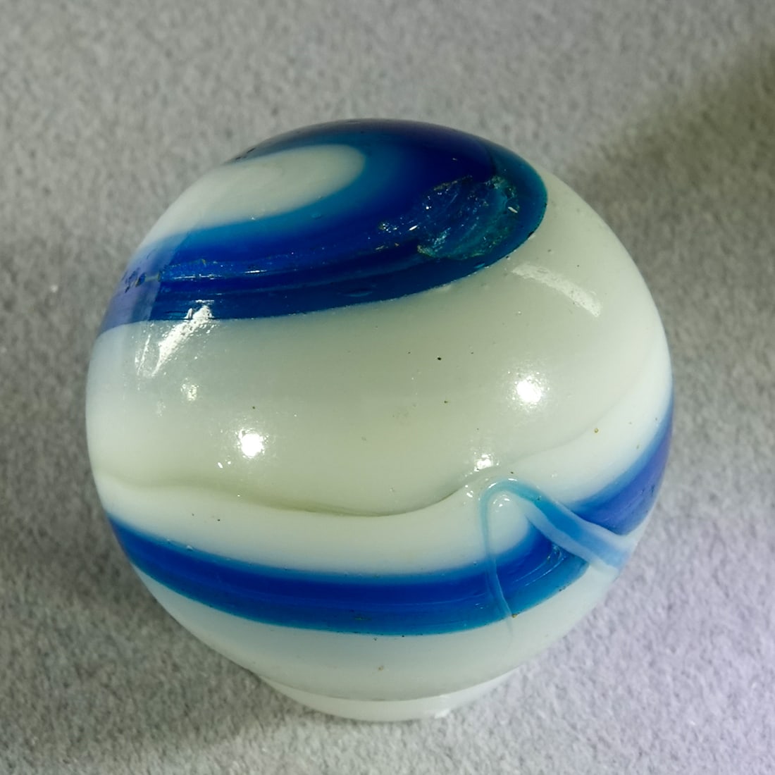 TRANSITIONAL, Crease Pontil. 1-1/16". Mint(-) (9.0). - 4