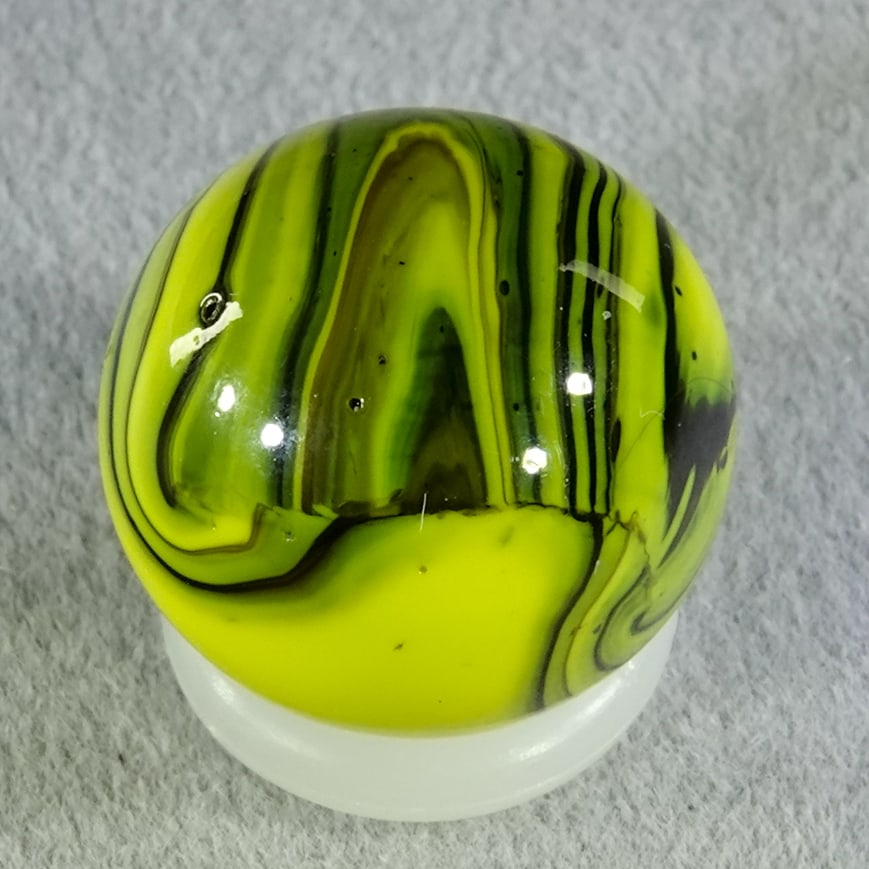 CHRISTENSEN AGATE COMPANY, Striped Opaque. 9/16". Mint (9.9). (1 of 6)