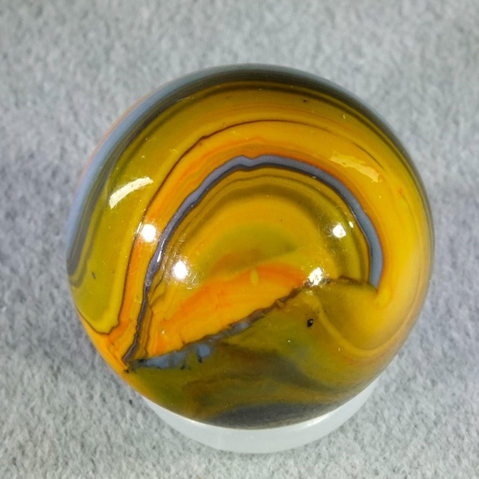 CHRISTENSEN AGATE COMPANY, Striped Opaque. 5/8". Mint (9.9). (1 of 8)