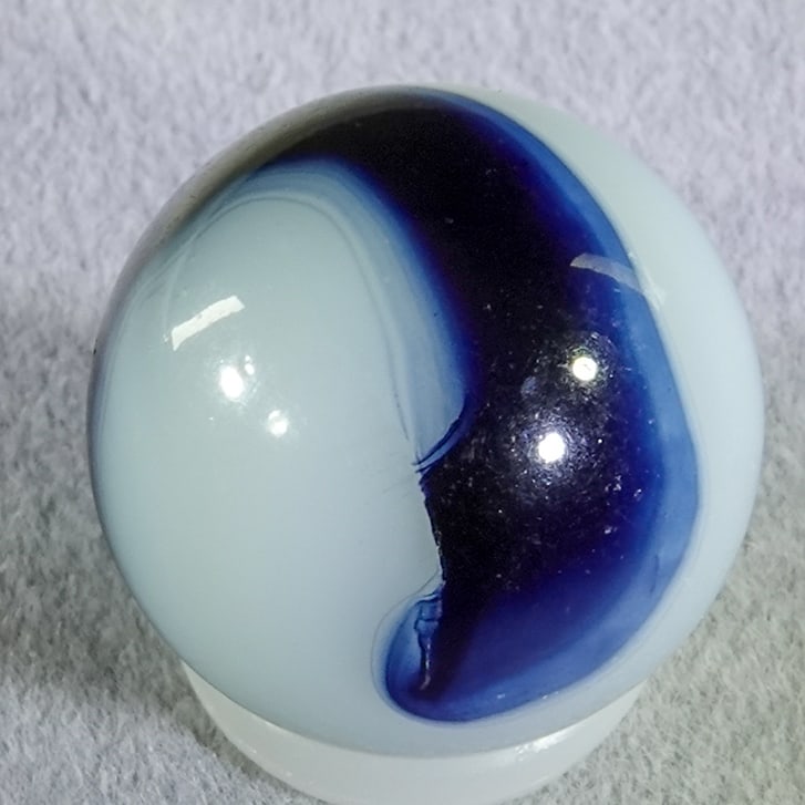 AKRO AGATE COMPANY, Corkscrew. 5/8". Mint (9.9). - 7