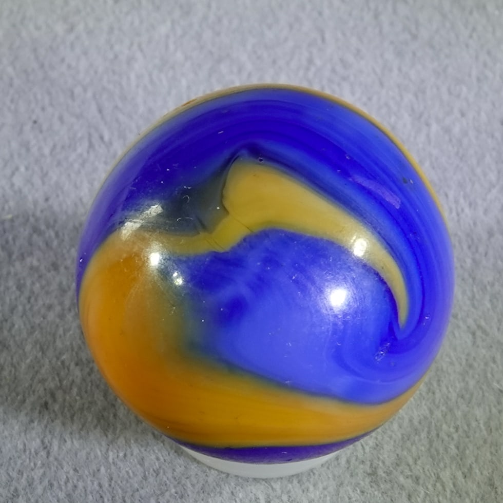 AKRO AGATE COMPANY, Corkscrew. 3/4". Near Mint (8.6). (1 of 7)