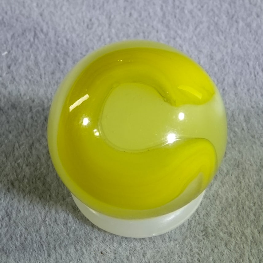 AKRO AGATE COMPANY, Ade. 19/32". Mint (9.9). (1 of 8)