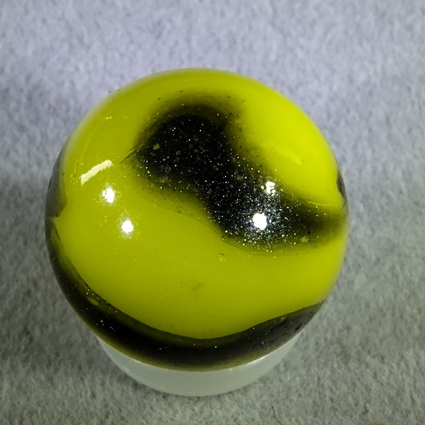 PELTIER GLASS COMPANY, National Line Rainbo. Bronze Bee. 5/8". Mint(-) (9.0). (1 of 6)