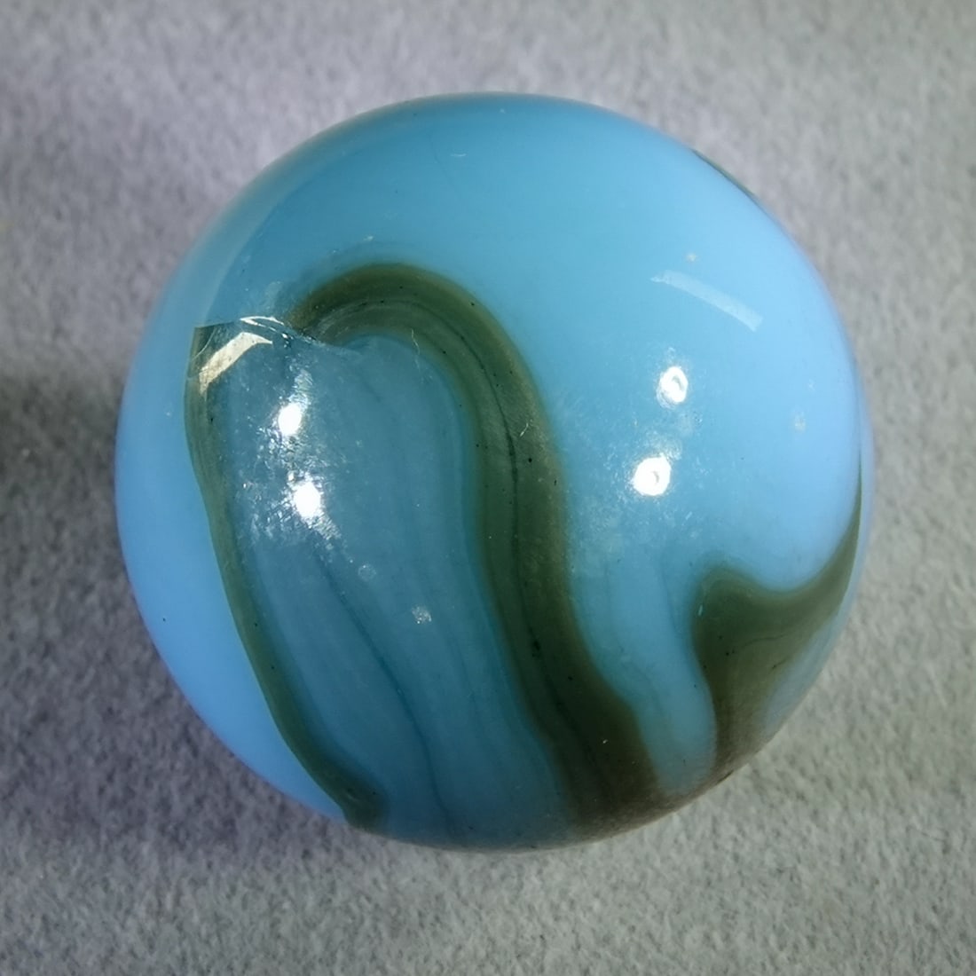 VITRO AGATE COMPANY, Patch. Metallic. 27/32". Mint(-) (9.1). - 6