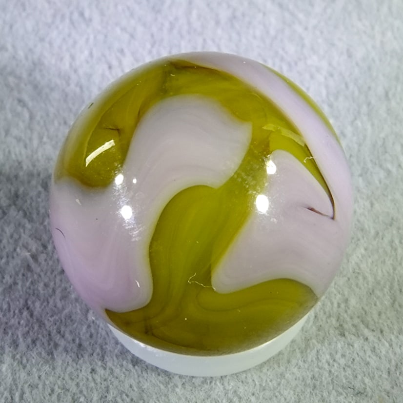 ALLEY AGATE COMPANY, Swirl. Opal Lady. 5/8". Mint (9.9).: ALLEY AGATE COMPANY, Swirl. Opal Lady. West Virginia, circa 1930-1940. 5/8". Mint (9.9).