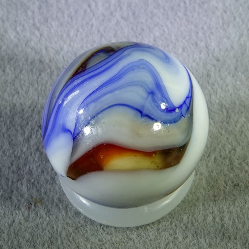 RAVENSWOOD NOVELTY WORKS, Swirl. Premium. 9/16". Mint (9.9). (1 of 6)