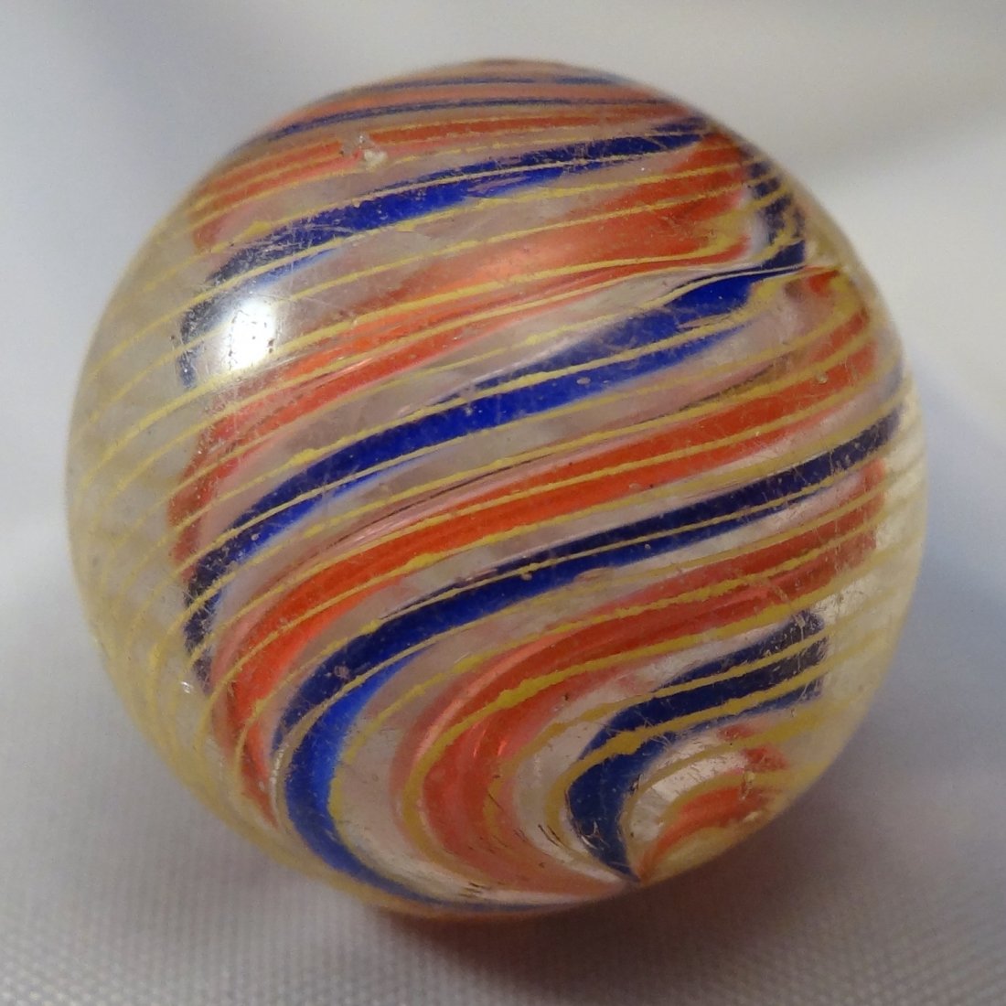 Marbles: Lot 106.  SWIRL, Divided Core. Mint (9.7). (1 of 5)
