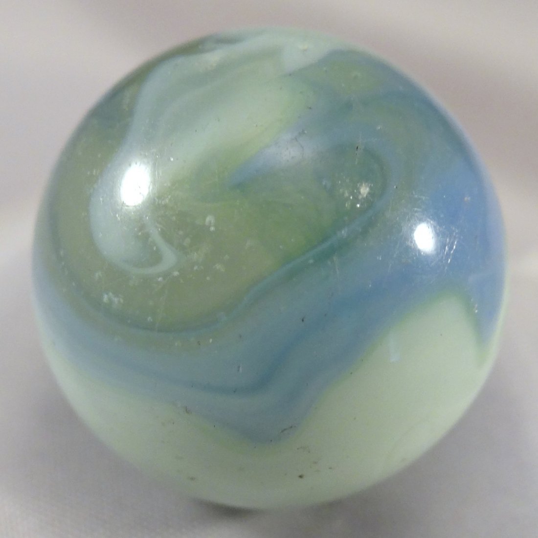 Marbles: Lot 118.  VITRO, Conqueror. NM(+) (8.9). (1 of 4)
