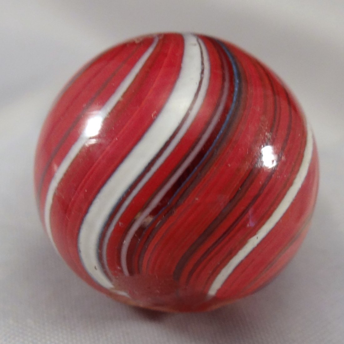 Marbles: Lot 121.  SWIRL, Joseph Coat. Mint(-) (9). (1 of 5)