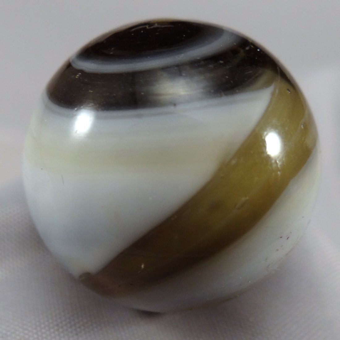 Marbles: Lot 185.  TRANSITION, Regular Pontil. Mint (1 of 7)
