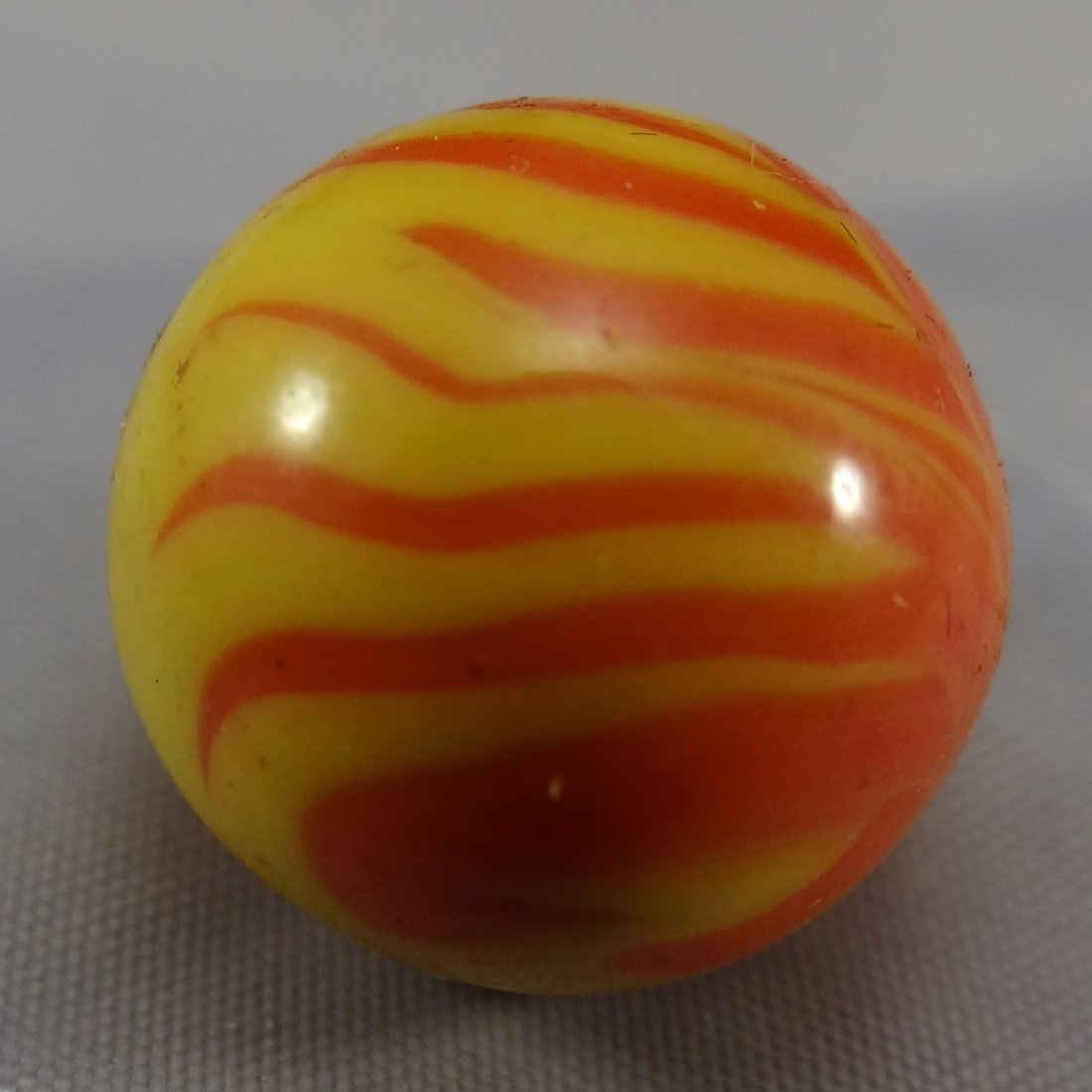 Marbles: Lot 190.  CHRISTENSEN, Flame Swirl. Mint(-) (1 of 4)