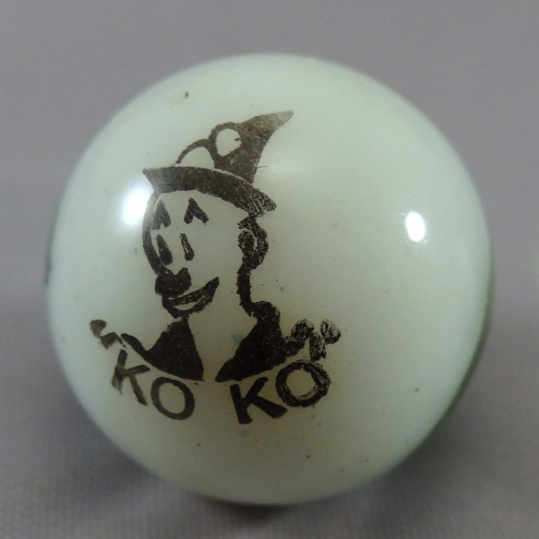 Marbles: Lot 202.  PELTIER, Comic. Mint (9.7). 21/32". (1 of 2)