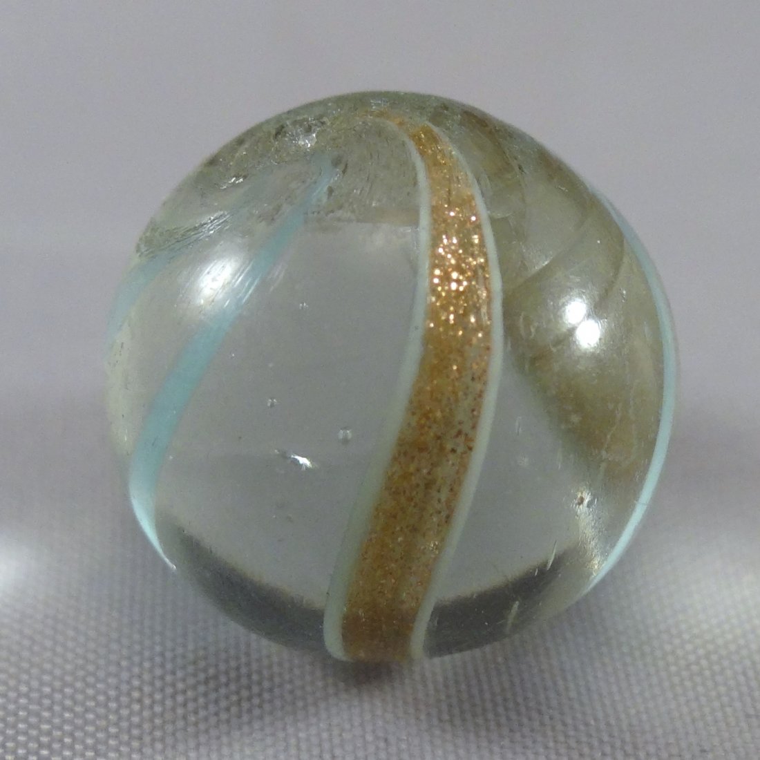 Marbles: Lot 209.  LUTZ, Banded. Mint(-) (9). 21/32". (1 of 4)